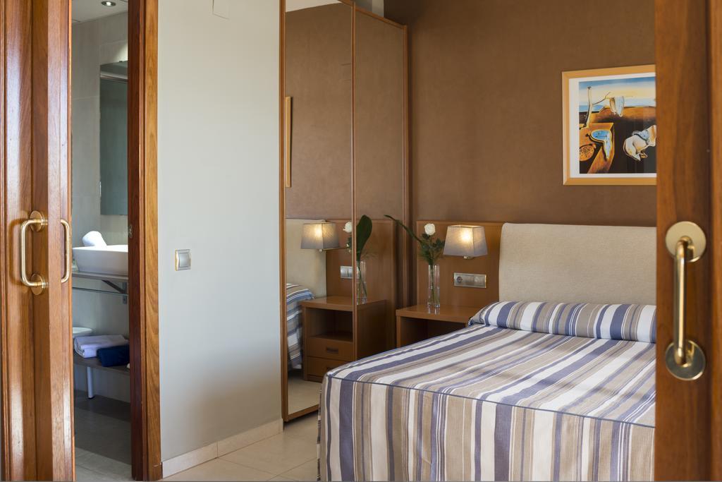 4R Gran Regina Hotel Салоу Екстериор снимка